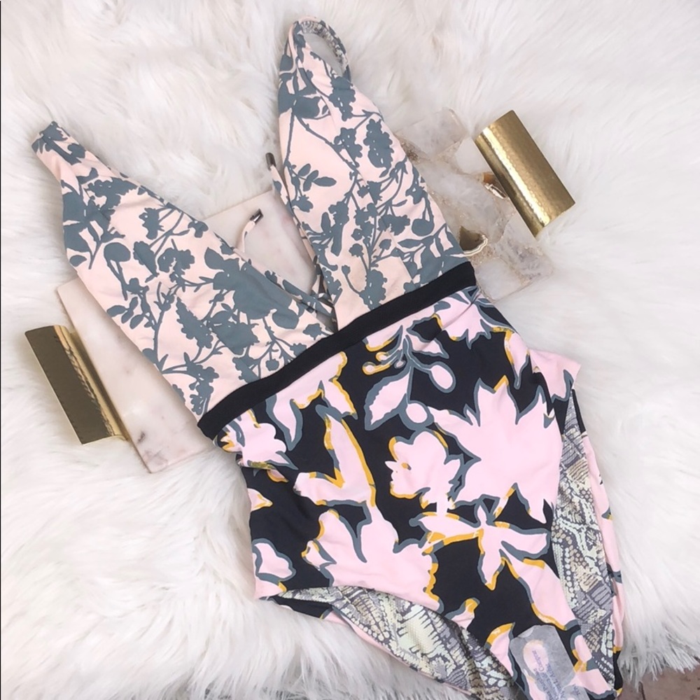 MAAJI REVERSIBLE ONE PIECE SWIMSUIT L